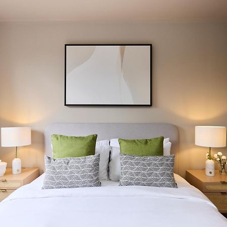 The Twickenham Wonder - Lovely 1Bdr Flat With Parking Bagian luar foto