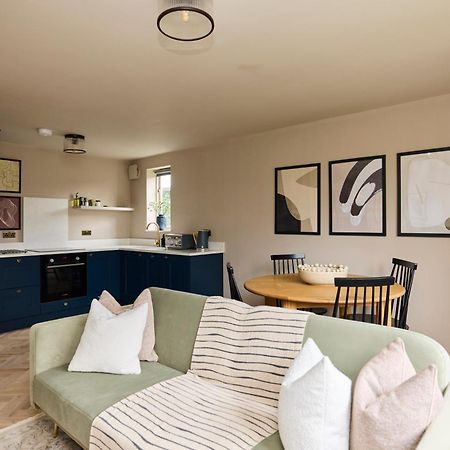 The Twickenham Wonder - Lovely 1Bdr Flat With Parking Bagian luar foto