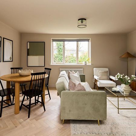 The Twickenham Wonder - Lovely 1Bdr Flat With Parking Bagian luar foto