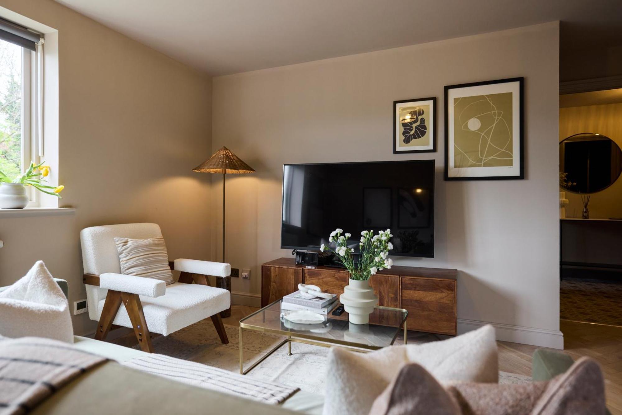The Twickenham Wonder - Lovely 1Bdr Flat With Parking Bagian luar foto